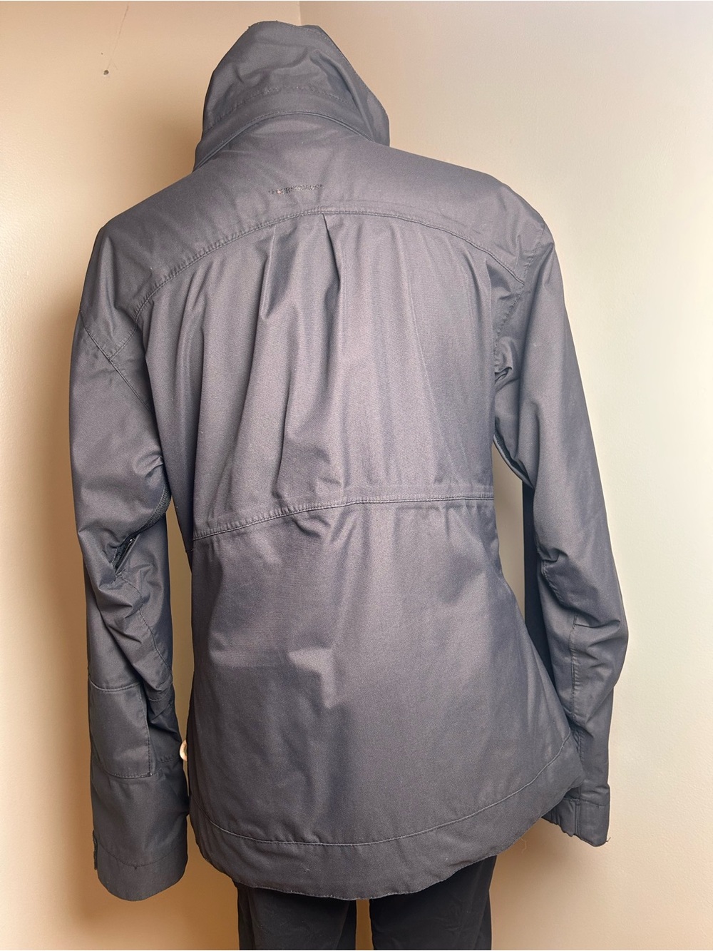 Foursquare Snowboard Outerwear
Black Jacket Women's Small - Picture 8 of 15